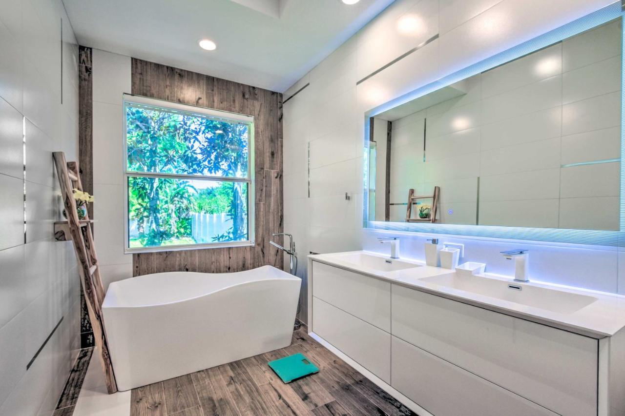 Sun-Soaked Sarasota Oasis With Pool And Hot Tub! Villa ภายนอก รูปภาพ